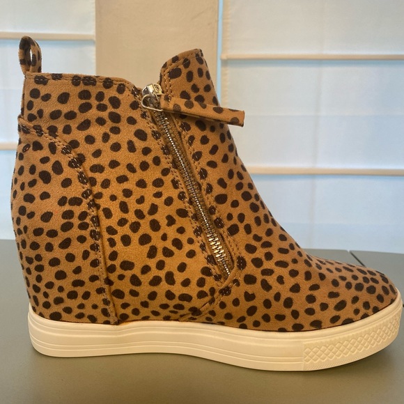 Queen George Animal Print Wedge Sneakers Size 7 NWOB - Picture 9 of 12